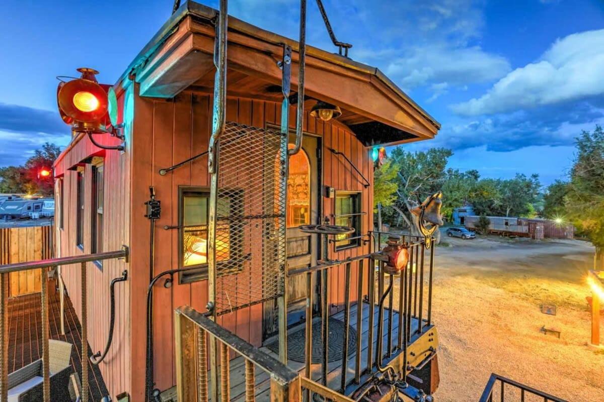 1920S Red Rock Caboose Bike Hike Explore โคโลราโดสปริงส์ ภายนอก รูปภาพ