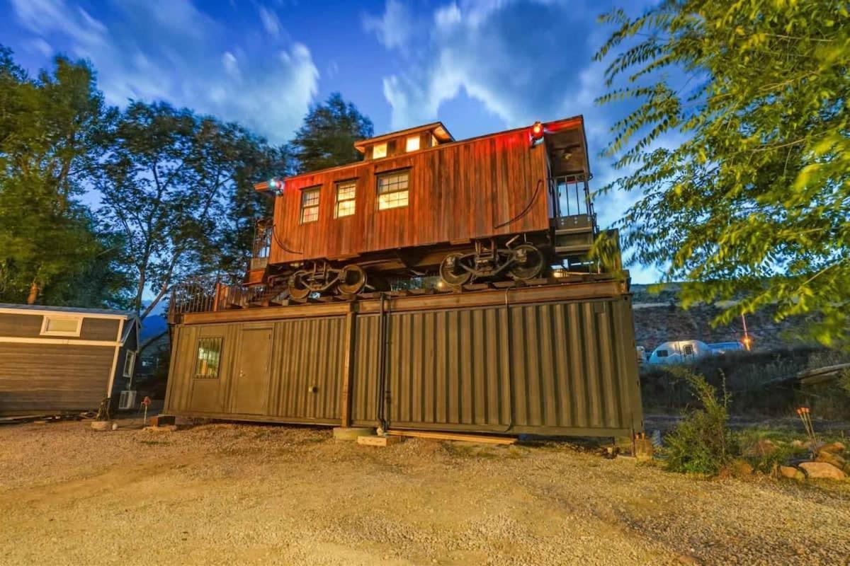 1920S Red Rock Caboose Bike Hike Explore โคโลราโดสปริงส์ ภายนอก รูปภาพ
